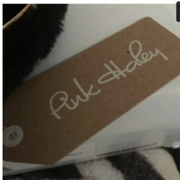 Black Faux Fur Kitty Kat clutch/Crossbody bag🐈 - Picture 7 of 8